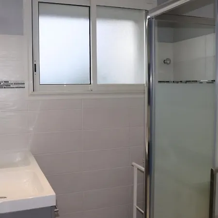 - Charmante Maison Avec Jardin Clos - Proche Marche Central