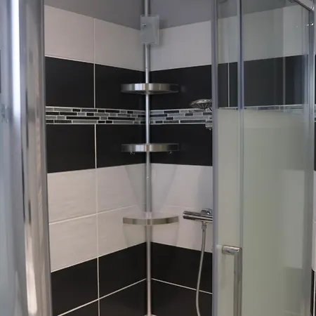 - Charmante Maison Avec Jardin Clos - Proche Marche Central Βίλα *